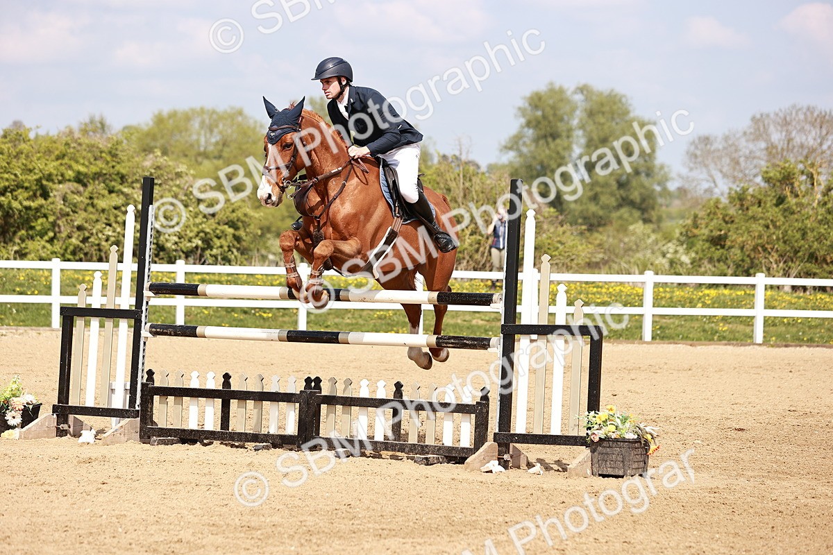  - Class 26 - Senior Foxhunter - 1.20m