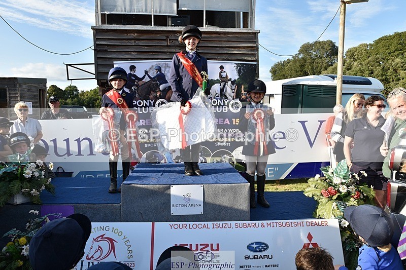 230824-181128-07020 - Thursday 40 and 50cm Presentations