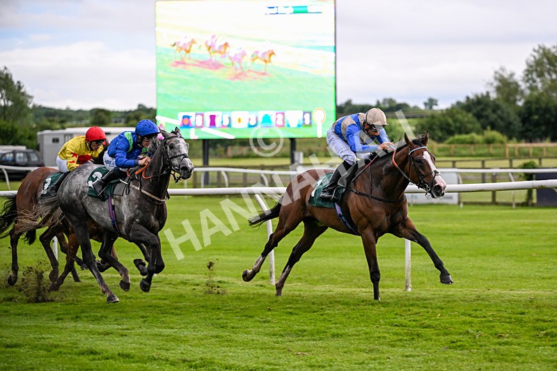 110626-Race 6-Uppercase-5425 - Race 6 20.59pm Racing Again 22nd June Handicap