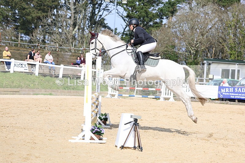 3E7A6682 - Class 4: Senior British Novice/90cm open