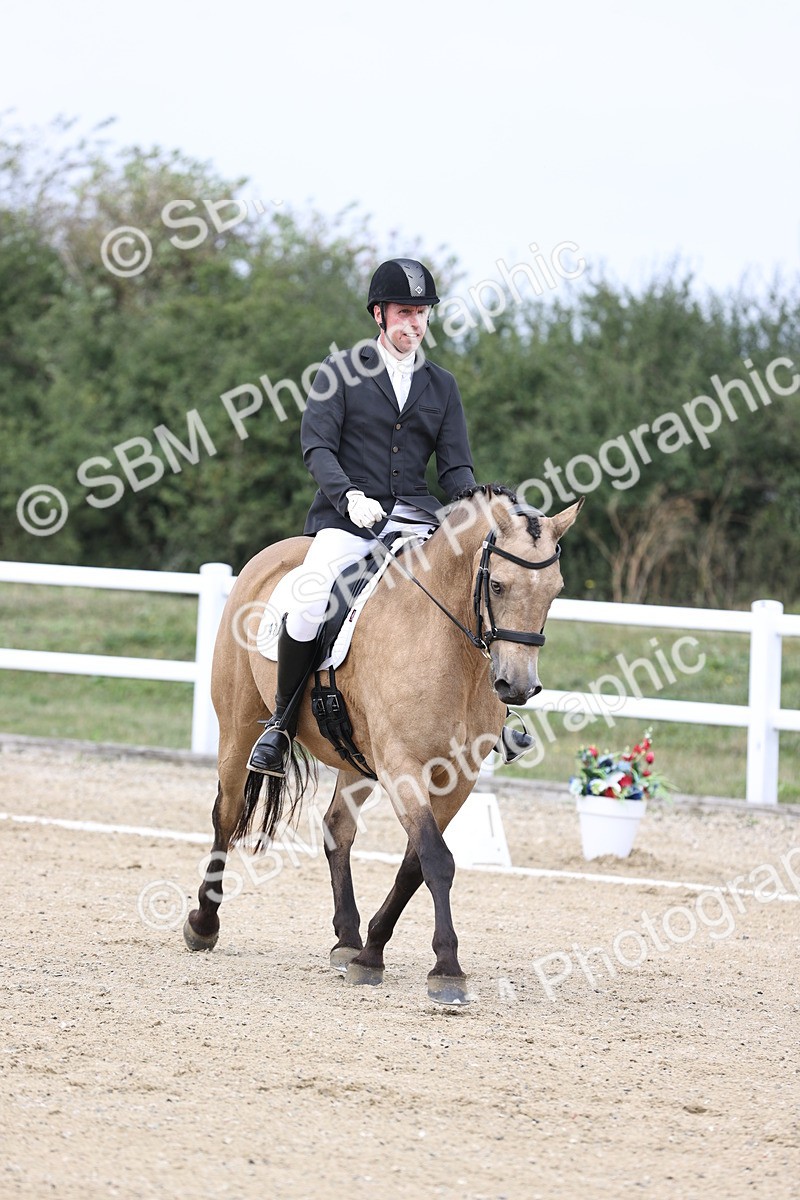 SBM_017451 - Class 14 - Novice 23 - 13.52-14.55