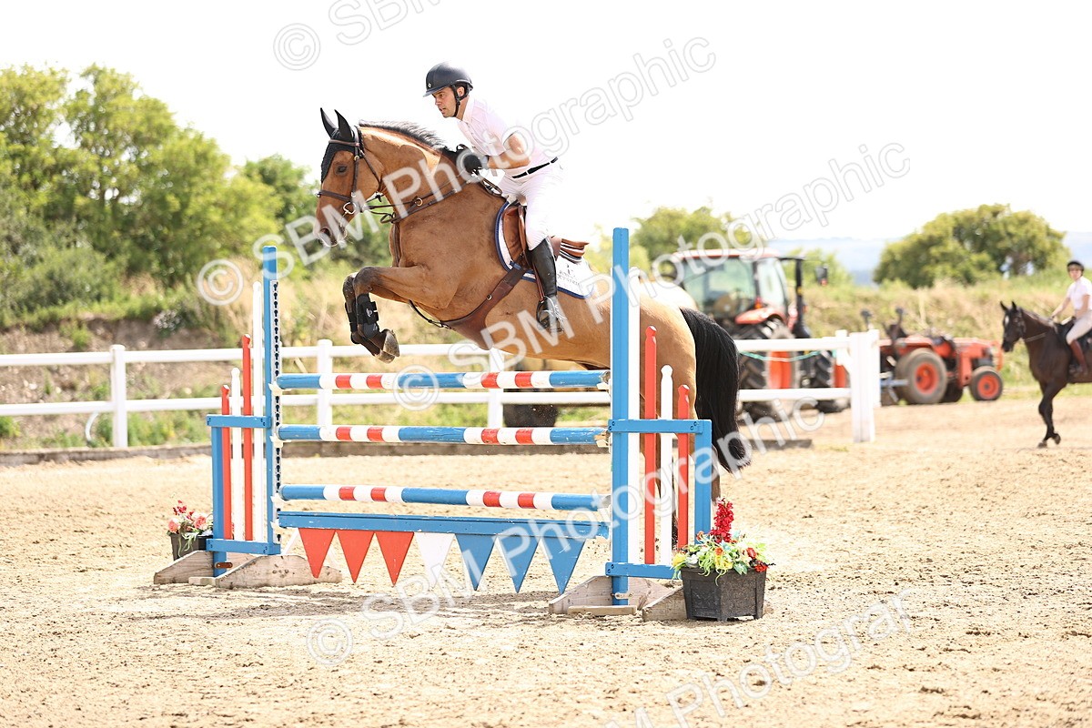 SBM_000627 - Class 15 - Redpost Equestian Senior Foxhunter - 1.20m