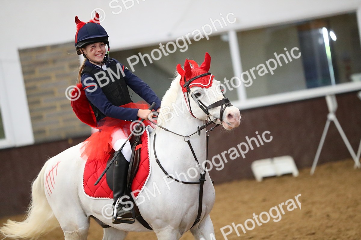 SBM_001283 - Class 3 - Horse & Hound