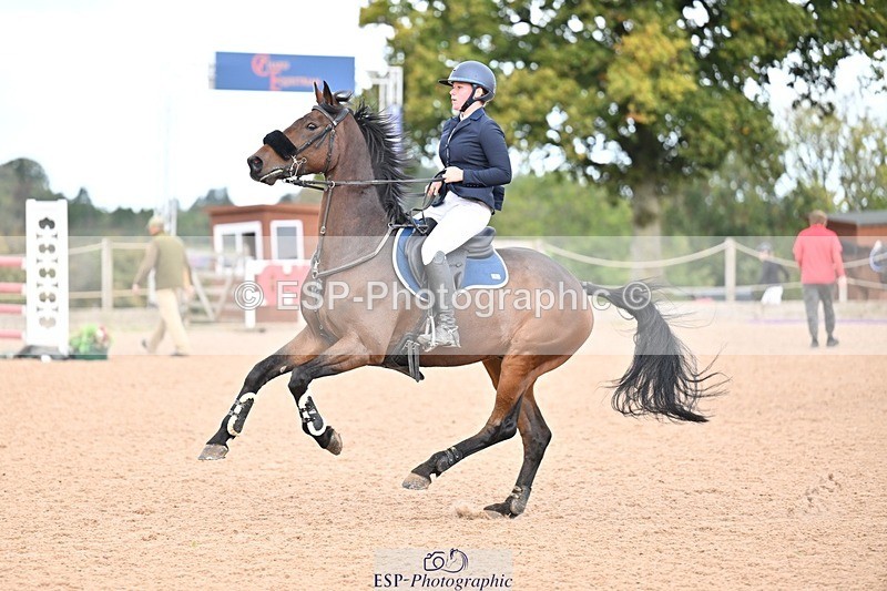 251005-100634-02667 - Cls 15 Foxhunter and 1.20m