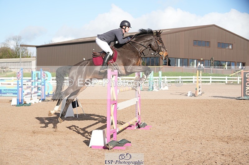 251108-131648-02688 - Cls 13 Foxhunter and 1.20m Open