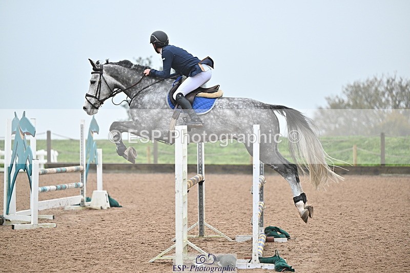 241103A-102434-06635 - SUN Cls 18 British Novice and 90cm Open