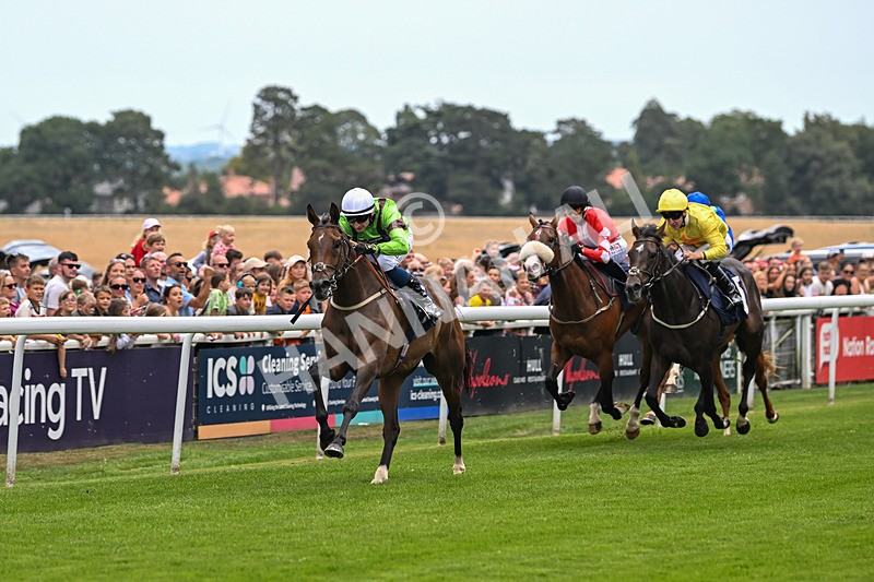 290725-Race 2-Queen Roslyn-9761 - Race 2