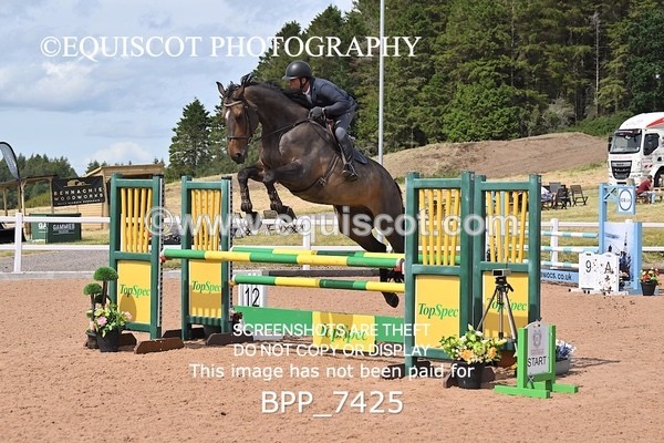BPP_7425 - CLASS 15 FRI Senior 1.05m Open