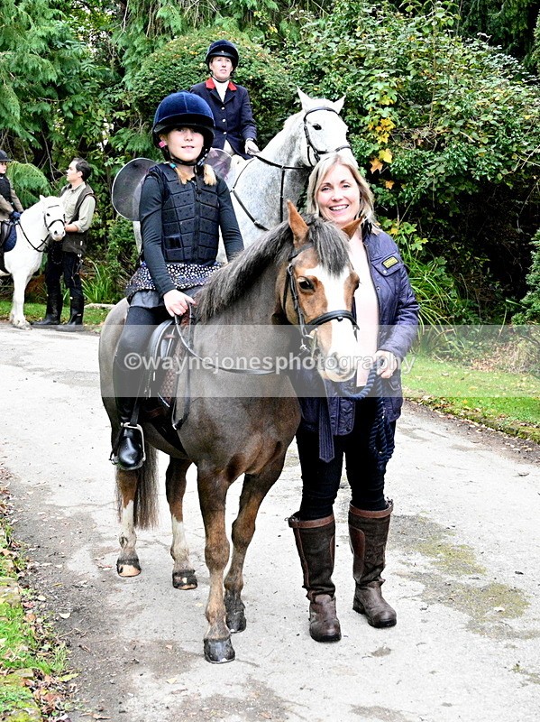 WJ7_6634 - Berks & Bucks - Children's Meet - The Old Farmhouse – Steventon.