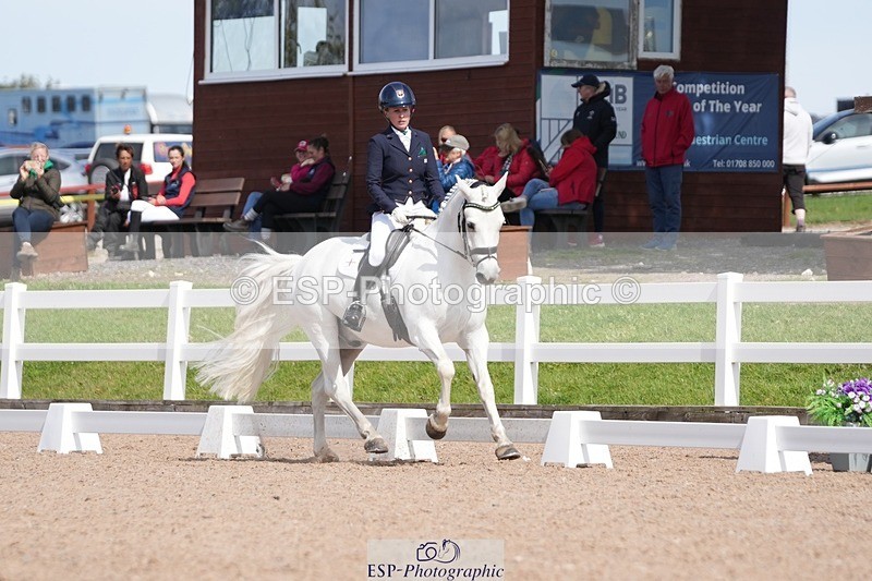 250906-135803-03807 - 067-Laura.PercyConobola.Cascade