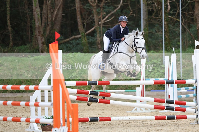 3E7A7569 - Class 8: Senior Newcomers/1.10m open