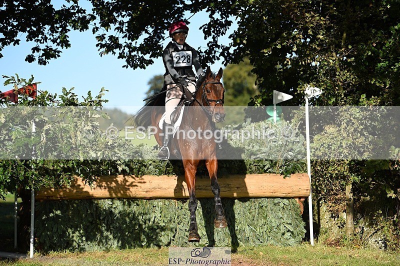 231022-104056-25505 - 228-CHEVALIAN.DUCATI-Hannah.Hobhouse-XC