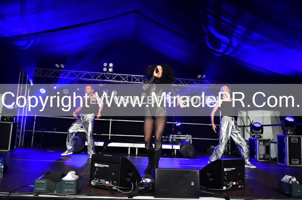 SH4_6131 - The Cher Experience