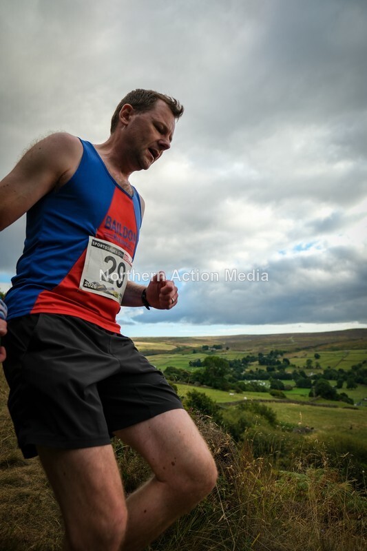 DSCF5459 - Reeth Fell race seniors