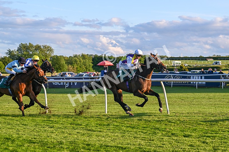 300525-Race 5-Wicket Keeper-7859 - Race 5