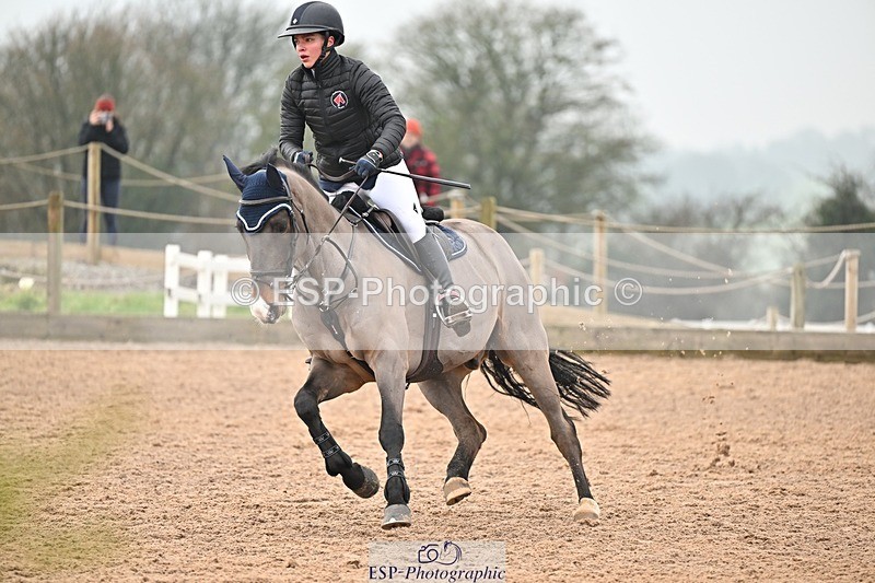250122-142655-00641 - Cls 6 Foxhunter and 1.20m