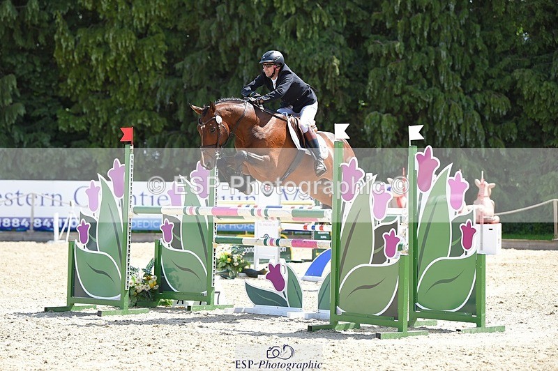 230528-114346-15347 - 371-JERPOINT_ECLIPSE-Max_Gordon-SUNTrotUp+SJ