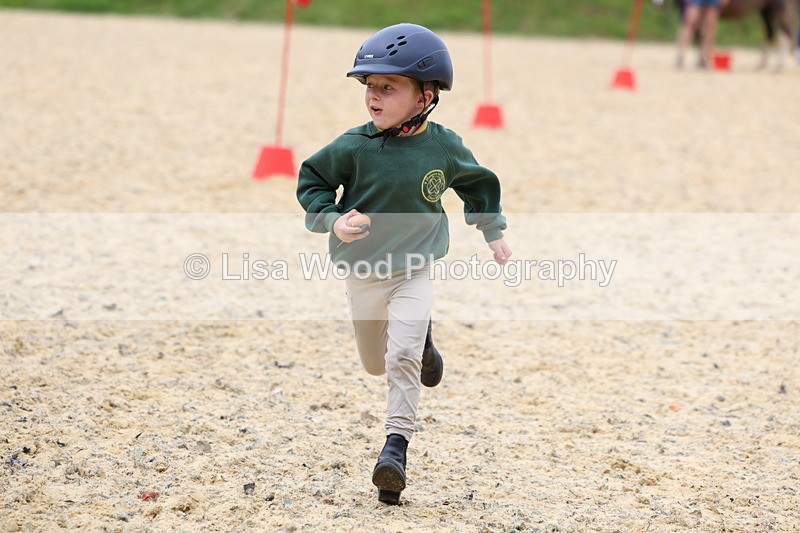 3E7A0040 - Egg and Spoon