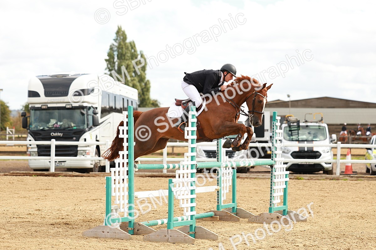 SBM_001392 - Class 4 - Senior Newcomers - 1.10m