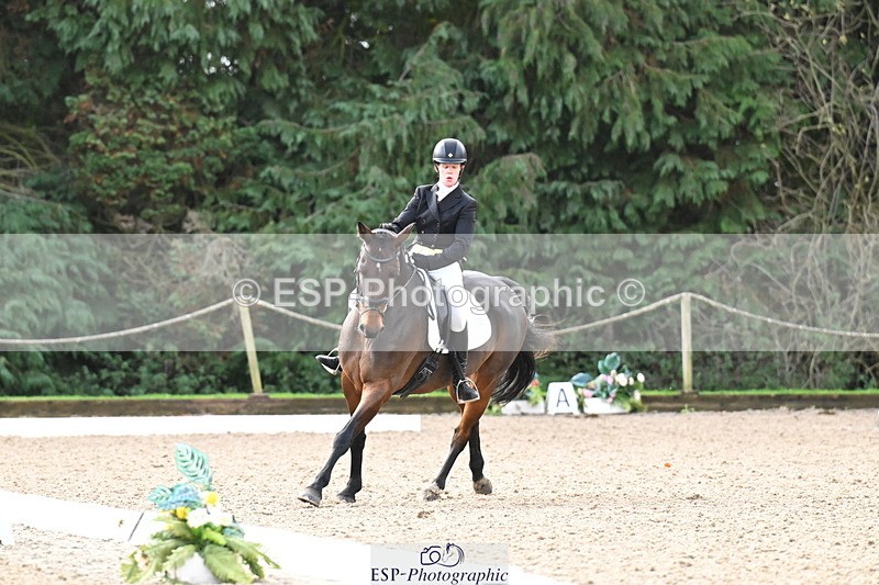 251023A-105247-01576 - B-132-Hannah.R.Jones