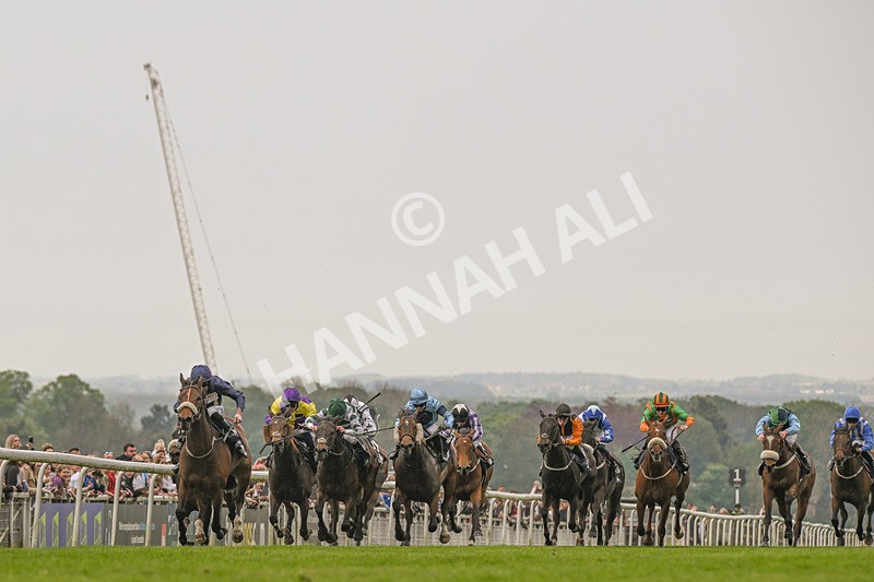 060524-Race 4-Powdering-2150 - Race 4