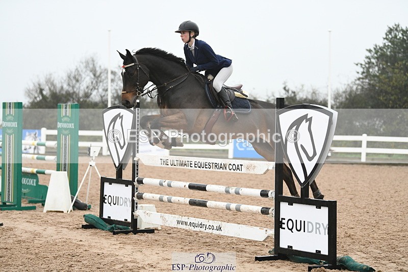 241103A-112038-07762 - SUN Cls 21 Snr Newcomers and 1.10m Open