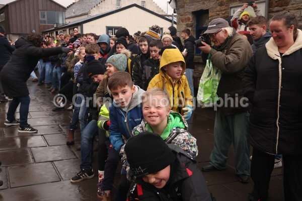 DAD_1972 - Stromness Yule Log Pull
