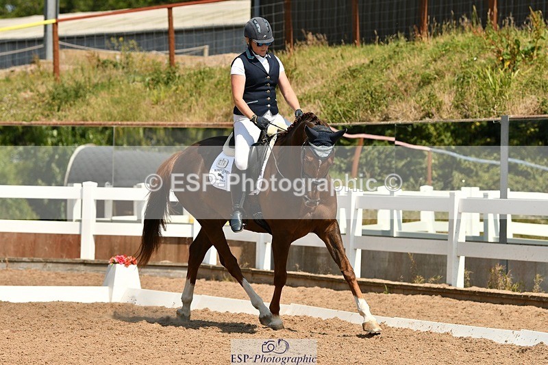 250817-130149-09810 - 214-Verity.PerryVogue