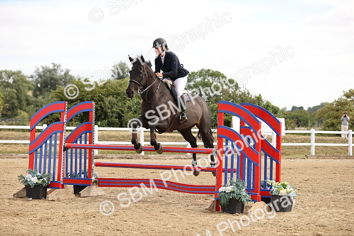 SBM_009571 - Class 8 - Senior Newcomers - 1.10  Open