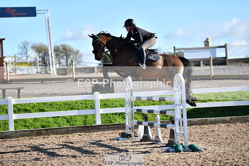 231110A-133831-00627 - Cls 5 Newcomers & 1.10m Open