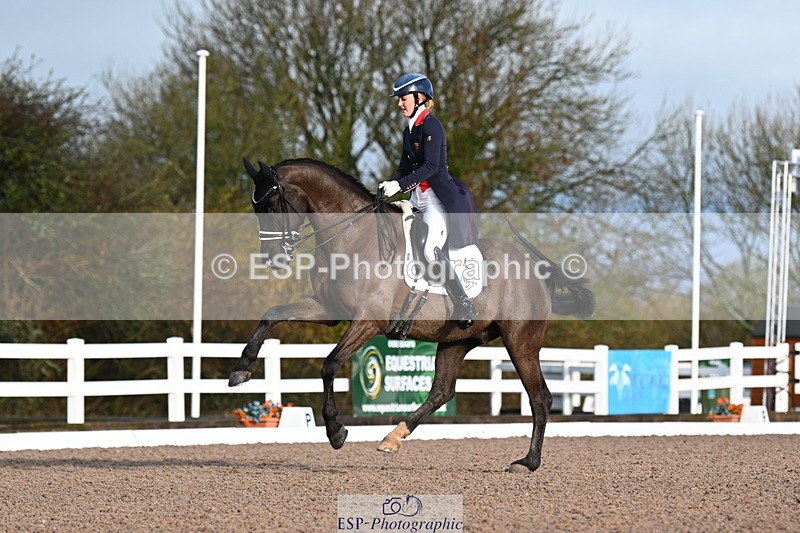 240218A-091014-05033 - 162-Holly.Kerslake-Totil.Platinum