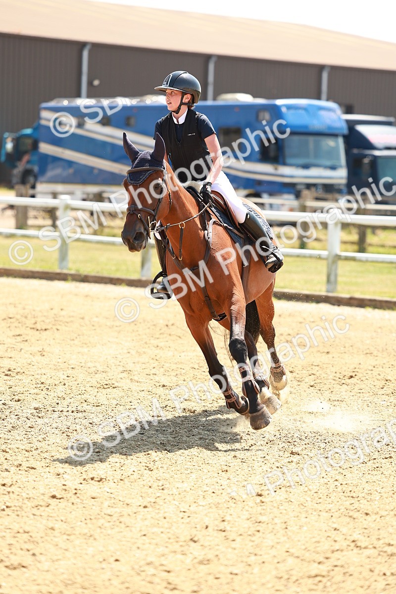SBM_001697 - Class 4 - Senior Newcomers - 1.10m