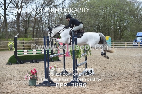 BPP_3896 - CLASS 4 Senior Newcomers/ 1.10m Open