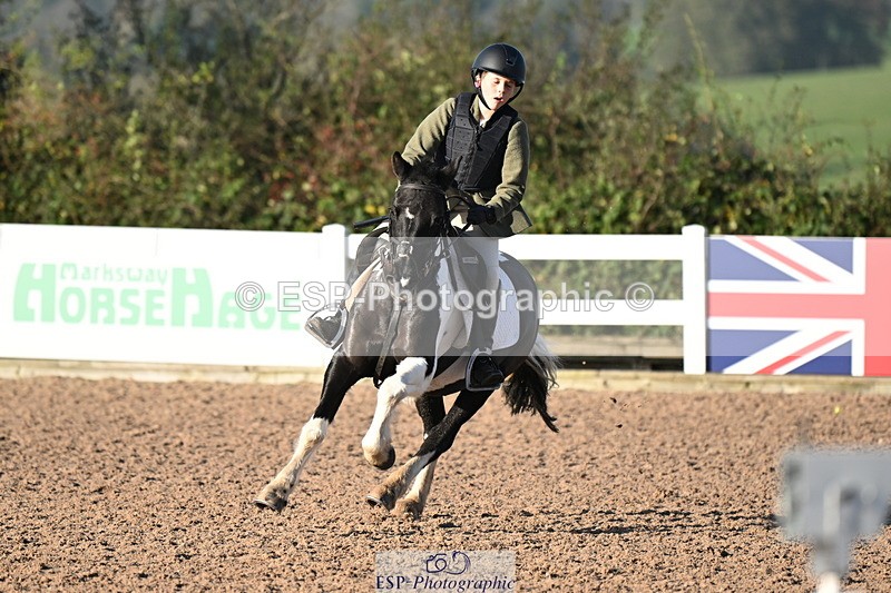 241026A-101610-00096 - SAT Cls 3 Pony Intro 70cm