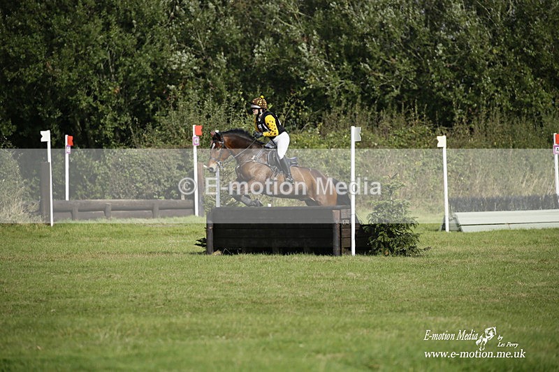  WWHT 171021 3004 - Intermediate (0.90m)  17/10/21