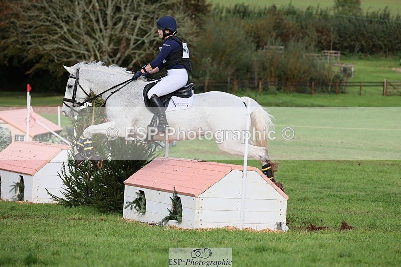 231021-134248-17160 - 437-DONBEG.GREY-Hannah.Underhill-SC+XC