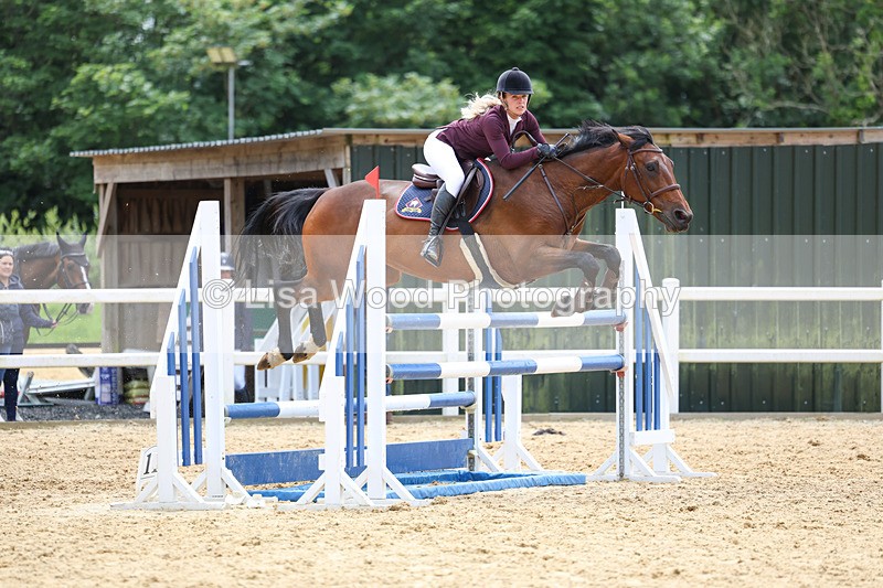 3E7A4289 - Class 7: Senior Newcomers/1.10m open