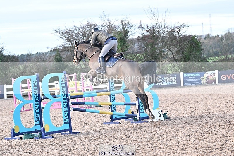 251126-124349-00507 - Cls 4 Newcomers and 1.10m