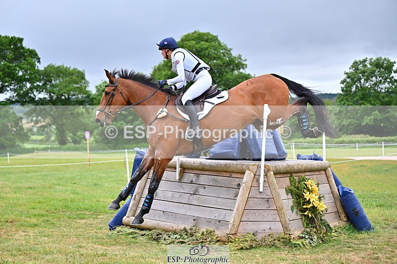 250524A-093121-08712 - A-001-Jemima.Howden-HEADS.UP