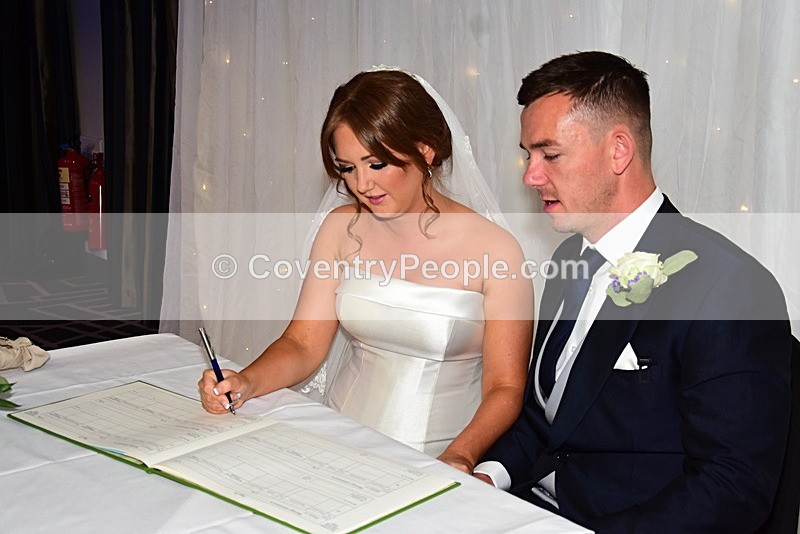 CON-600 - Toni & Liam