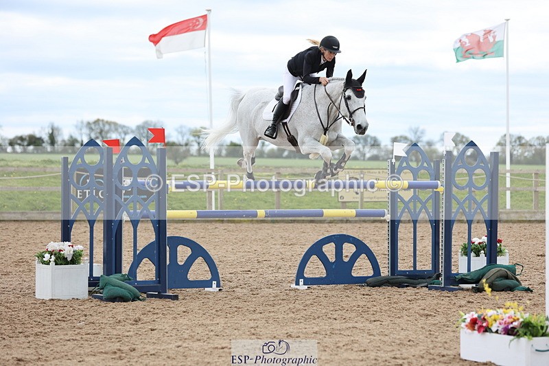 240419A-121615-07128 - Cls 6, 2 Star Medium Tour 1.35m