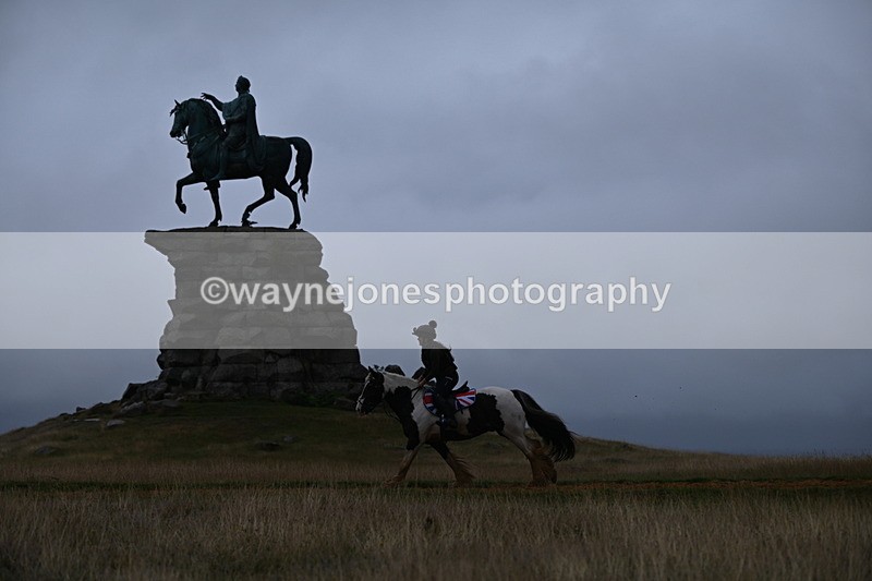 DSC_1942 - Time at Statue 12:13 to 12:32