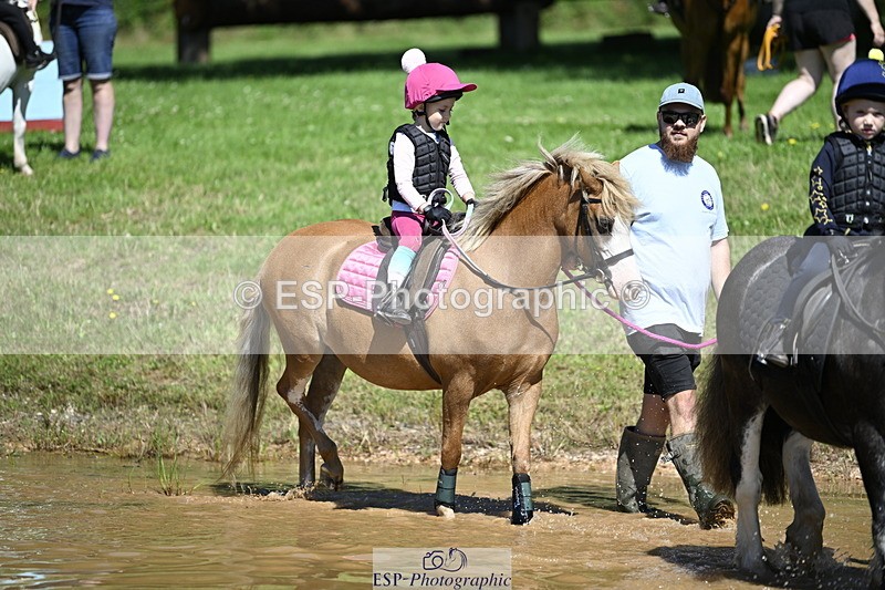 240728B-110811-01111 - Gemma's Group XC