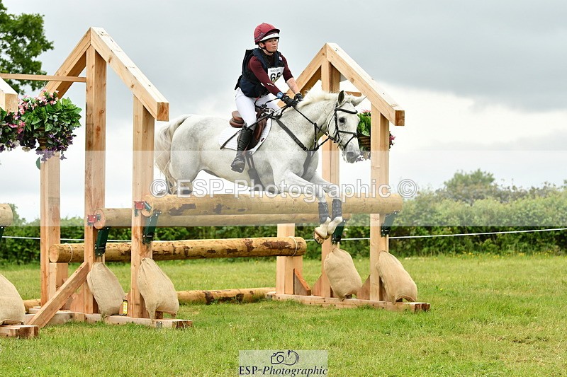 250524A-104926-09218 - A-065-Beatrice.Montgomerie-JAG.WOMANIZER.LADY