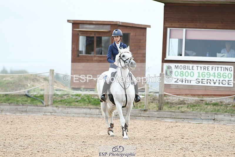 250807-112703-00671 - 90cm Round 1