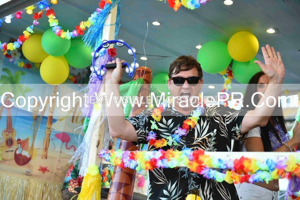 SH4_3436 - Carnival Procession.