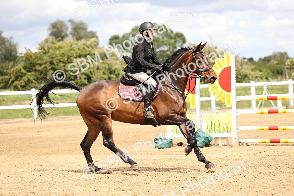 SBM_003204 - Class 11 - Senior Newcomers - 1.10m