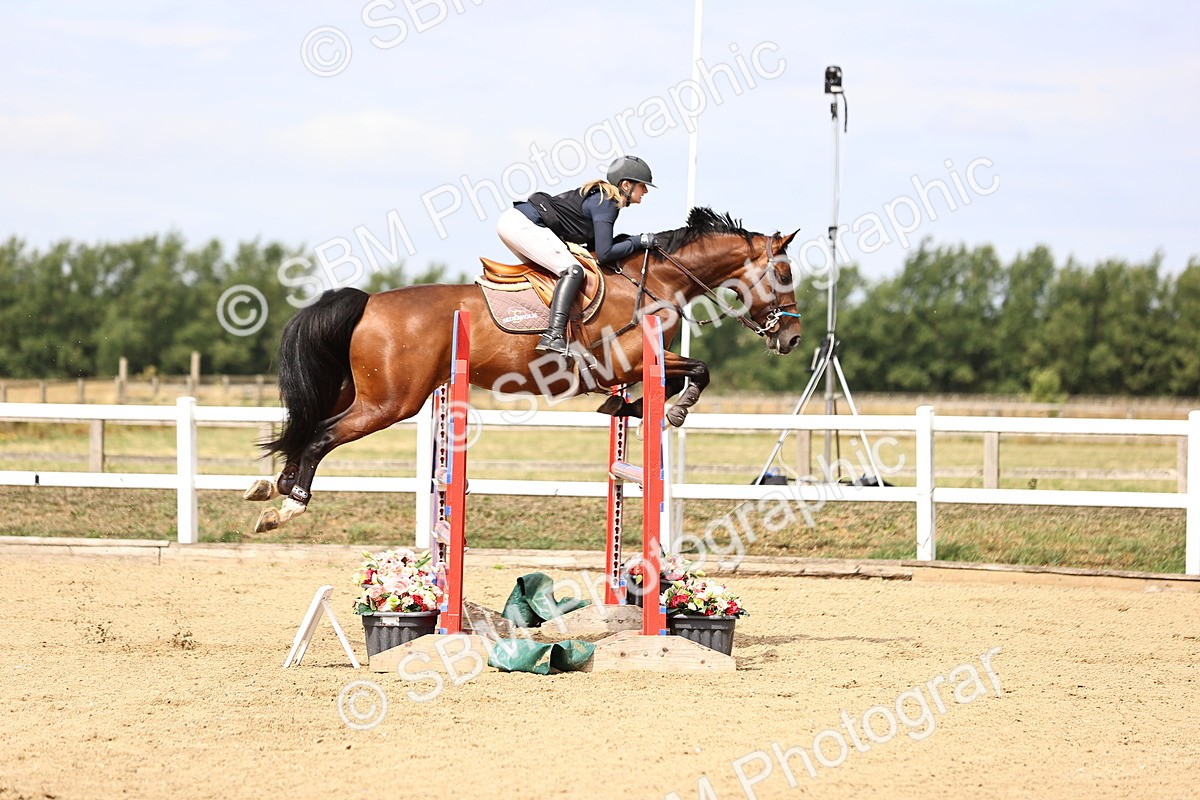SBM_009702 - Class 8 - Senior Newcomers - 1.10  Open