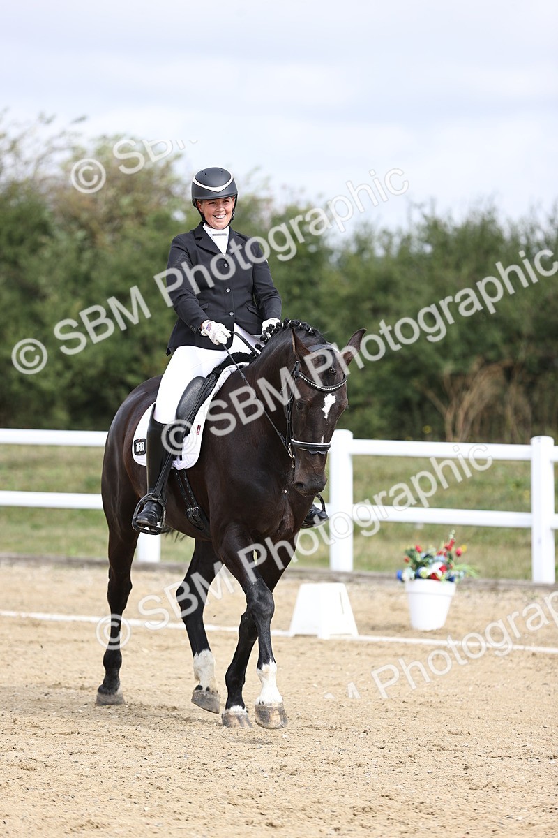 SBM_016129 - Class 14 - Novice 23 - 10.29-11.32