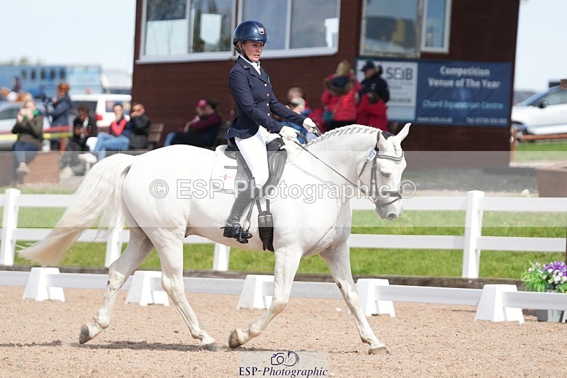 250906-135542-03804 - 067-Laura.PercyConobola.Cascade